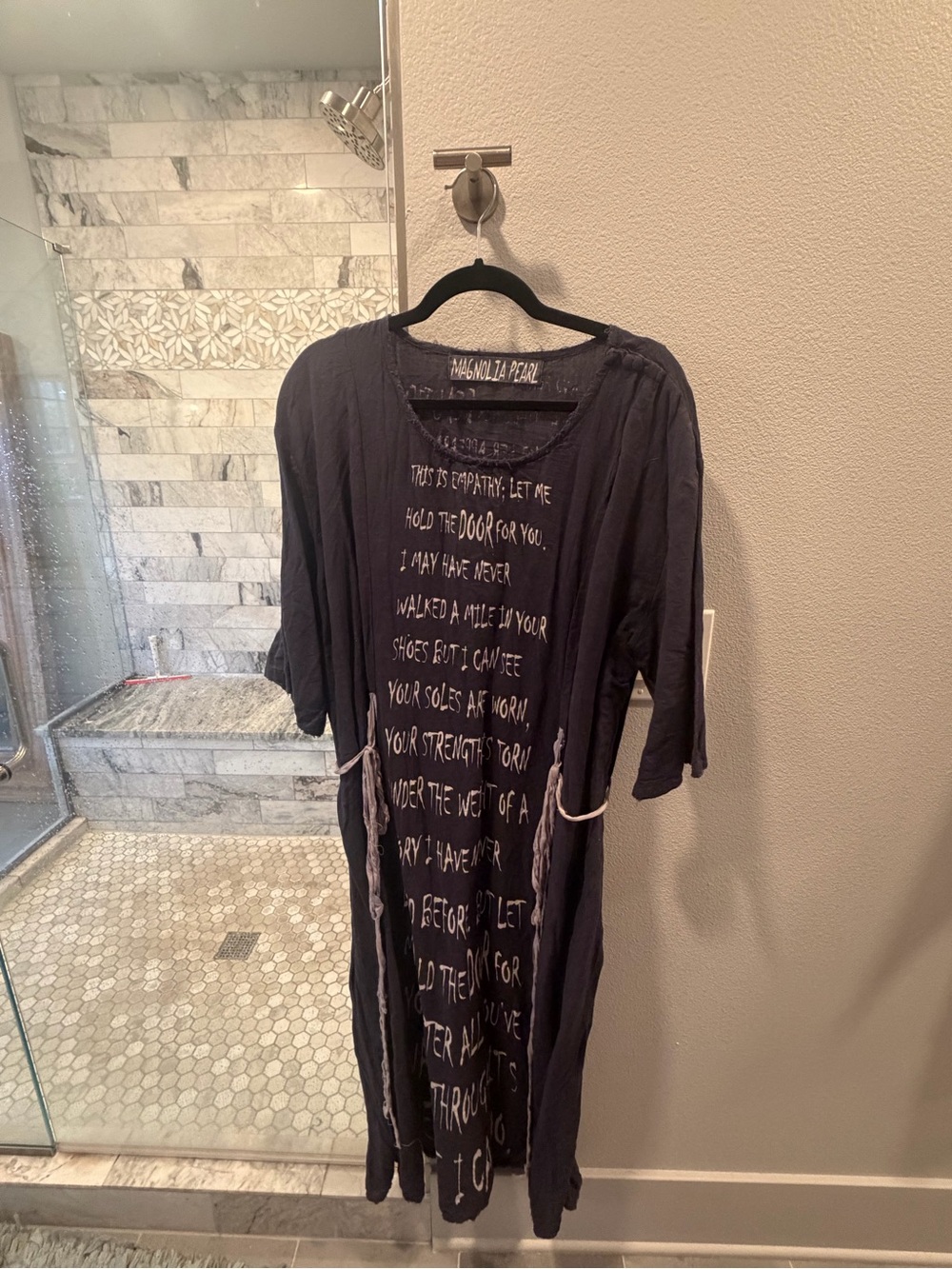 Magnolia Pearl Extremely Rare Women's Poetry Charcoal Gray Tunic